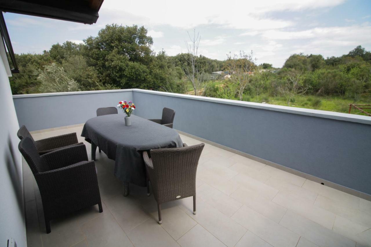 Sebi Apartment 300 M From Beach Ровинь Экстерьер фото