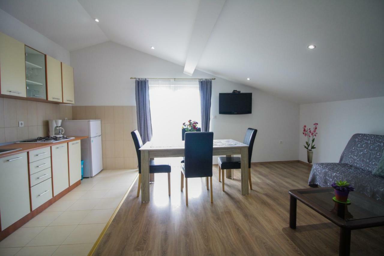Sebi Apartment 300 M From Beach Ровинь Экстерьер фото