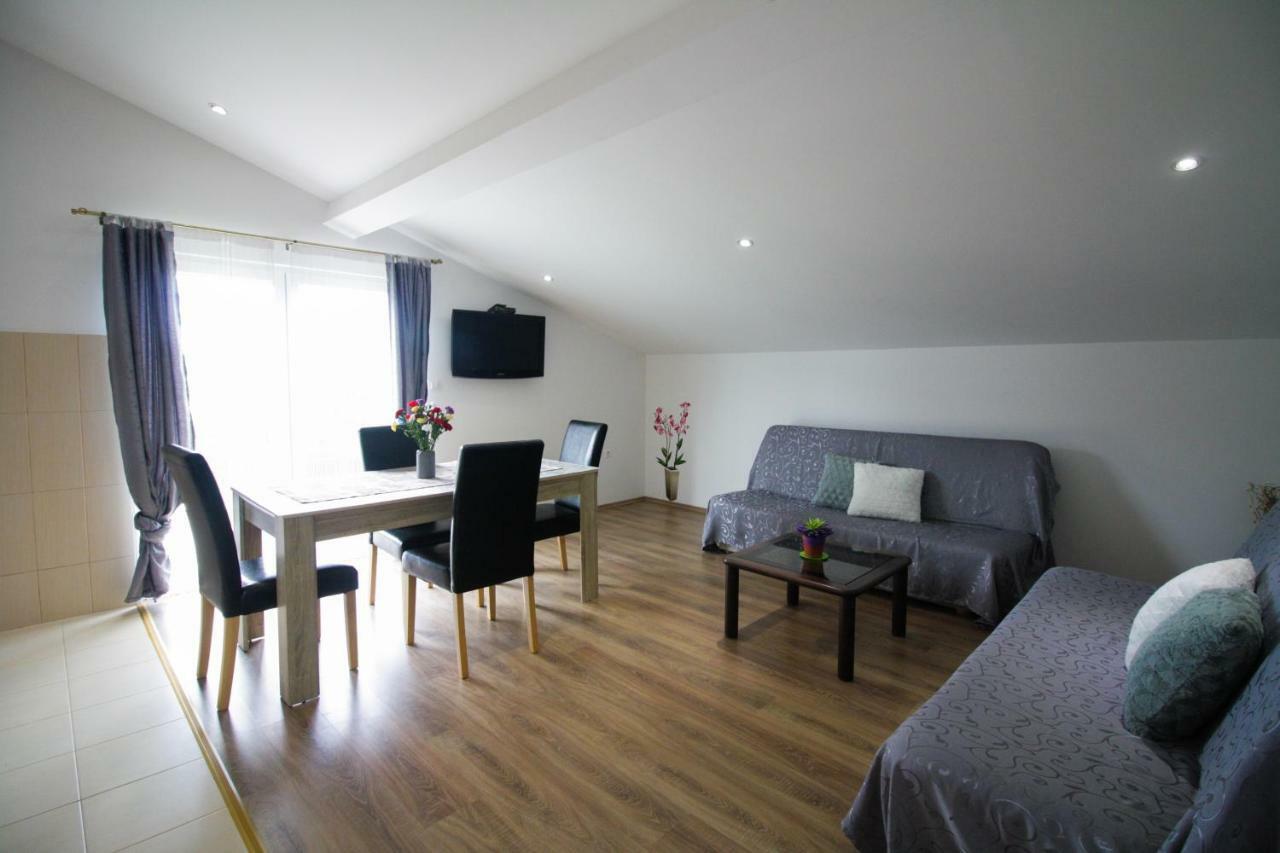 Sebi Apartment 300 M From Beach Ровинь Экстерьер фото
